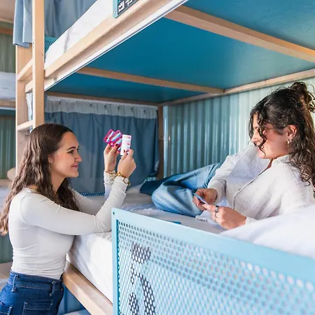 بيت شباب Ozz نيس