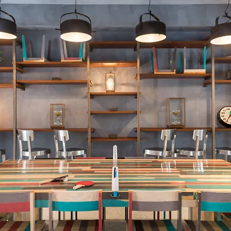 بيت شباب Ozz نيس