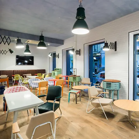 Ozz بيت شباب *