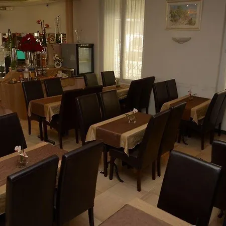 بيت شباب Ozz *