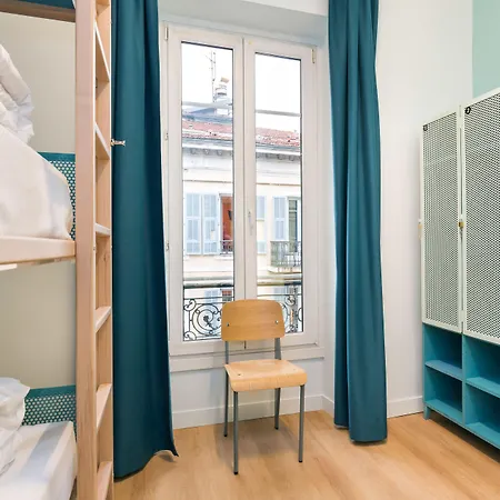 Ozz Hostel Nice