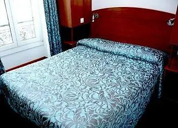Hostel Ozz *